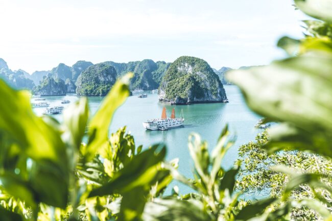 Indochina Sails – Halong Bay & Lan Ha Bay